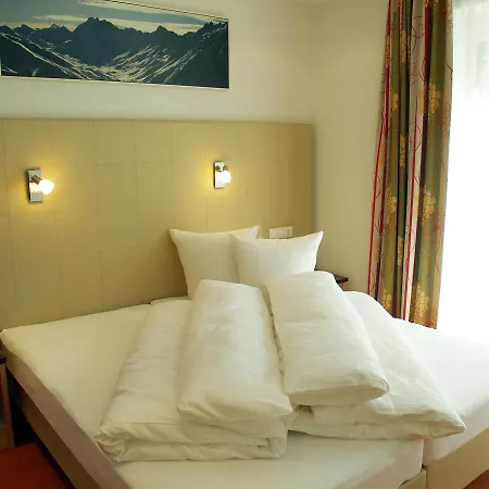 Alpinea *